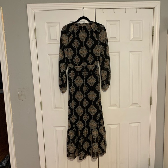 Beautiful Maxi Dress - Picture 6 of 8